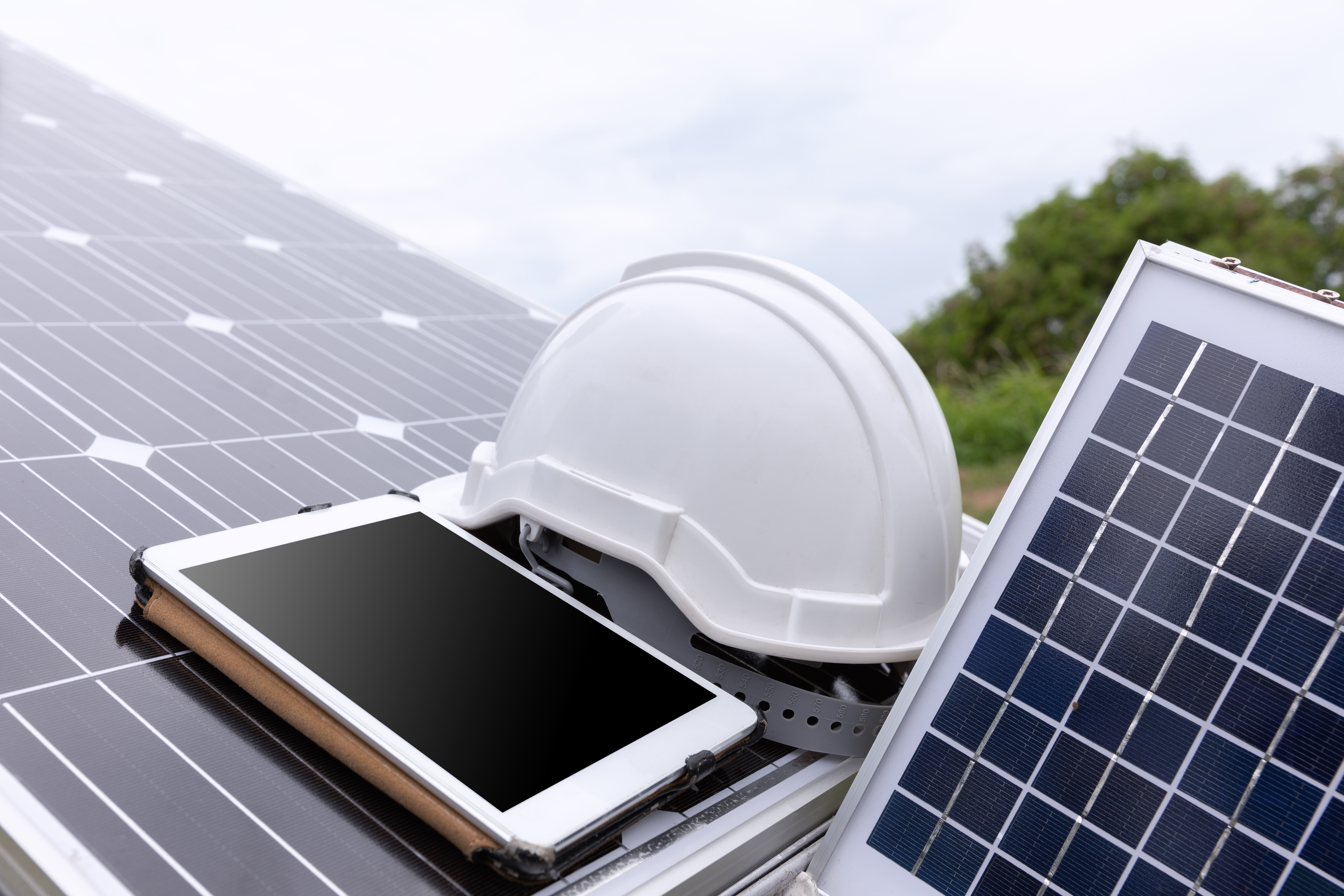 ¿RECIBISTE UNA SUBVENCIÓN DESPUÉS DE DEDUCIRTE LAS PLACAS SOLARES EN EL IRPF? TIENES QUE REGULARIZARLO